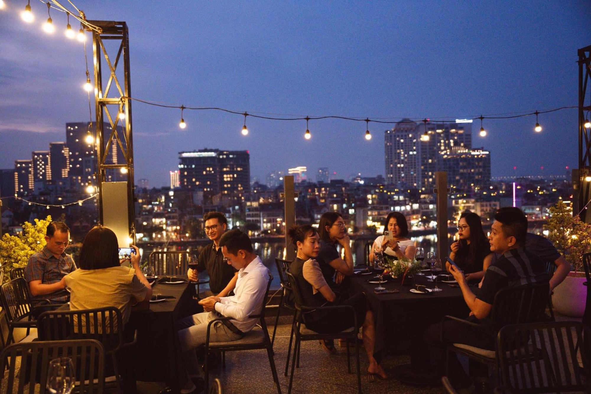Margaery Boutique Apartment & Skyon9 Rooftop Bar Hanói Exterior foto